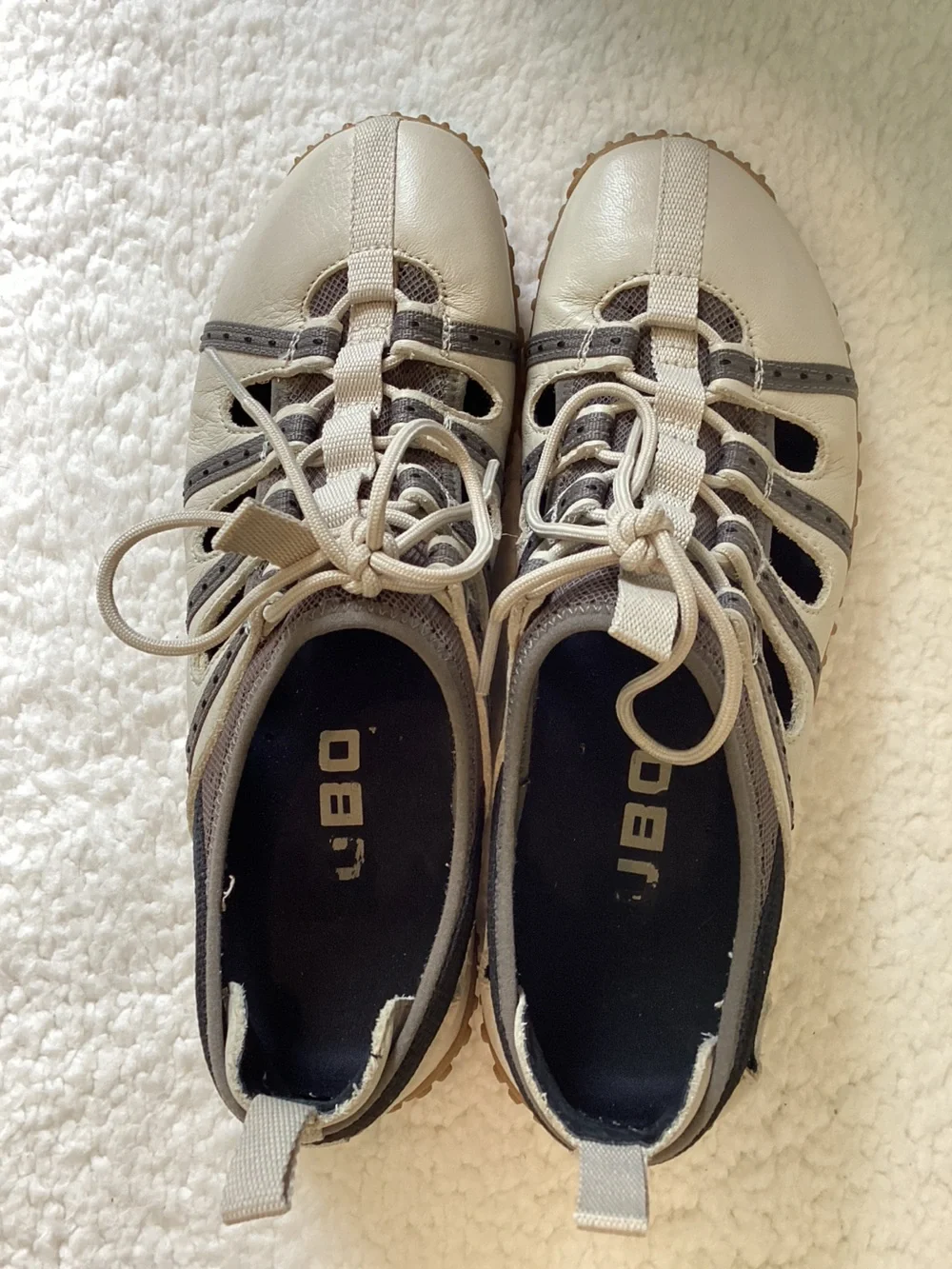 TSUBO Leather Fisherman Women’s Sneakers Comfort Walking Shoes Cream Taupe 8